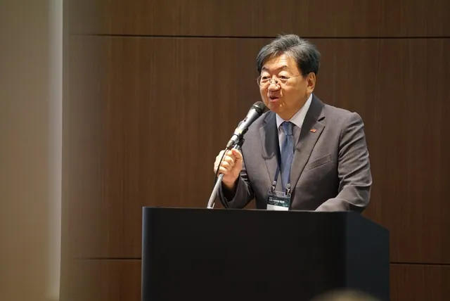 개막식 협회장 인사말 발표
